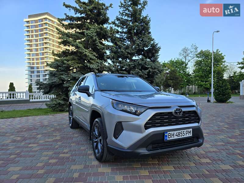 Внедорожник / Кроссовер Toyota RAV4 2020 в Одессе