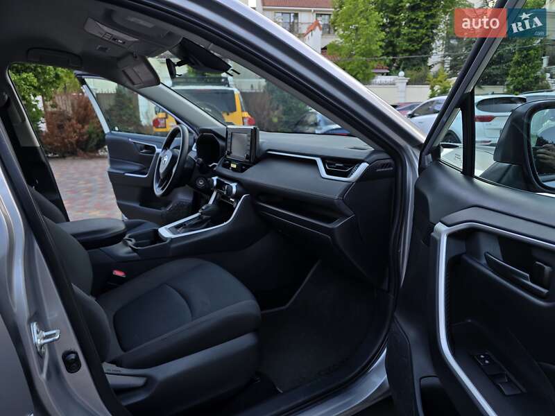 Внедорожник / Кроссовер Toyota RAV4 2020 в Одессе