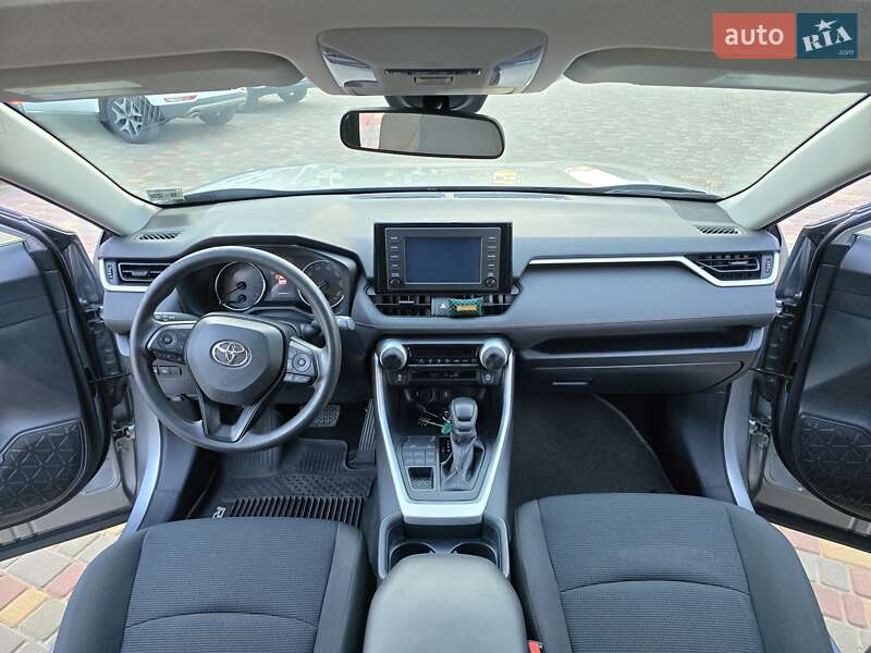 Внедорожник / Кроссовер Toyota RAV4 2020 в Одессе