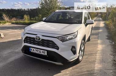 Внедорожник / Кроссовер Toyota RAV4 2019 в Киеве