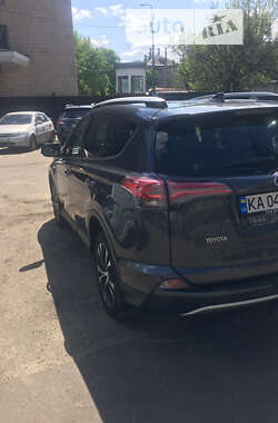 Внедорожник / Кроссовер Toyota RAV4 2015 в Киеве