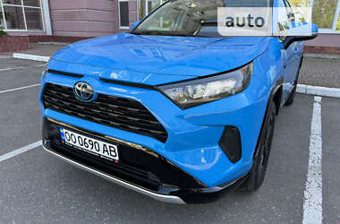Внедорожник / Кроссовер Toyota RAV4 2021 в 
