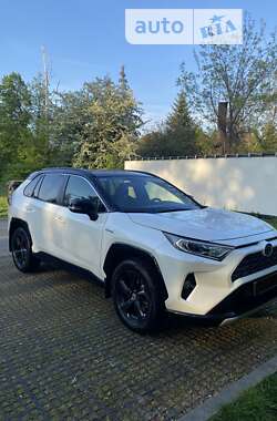 Внедорожник / Кроссовер Toyota RAV4 2020 в Кропивницком