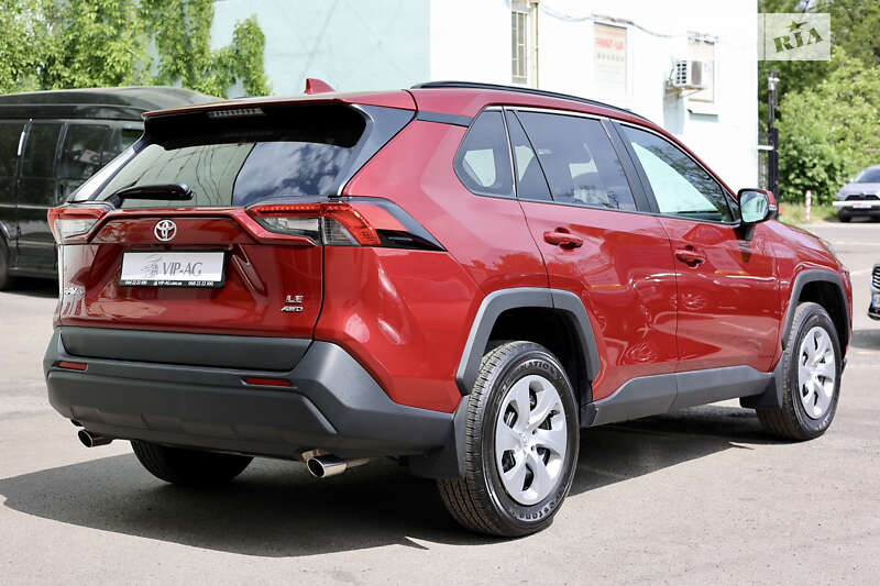 Внедорожник / Кроссовер Toyota RAV4 2021 в Киеве