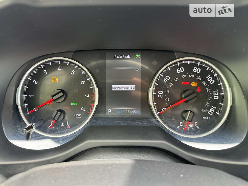 Внедорожник / Кроссовер Toyota RAV4 2021 в Киеве