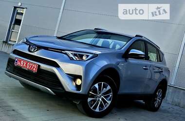 Внедорожник / Кроссовер Toyota RAV4 2018 в Киеве