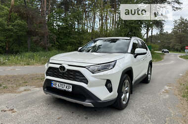 Внедорожник / Кроссовер Toyota RAV4 2019 в Киеве