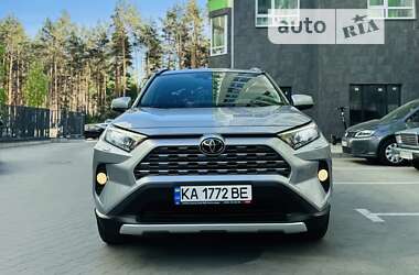 Позашляховик / Кросовер Toyota RAV4 2020 в Софіївській Борщагівці