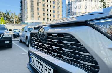 Внедорожник / Кроссовер Toyota RAV4 2020 в Софиевской Борщаговке
