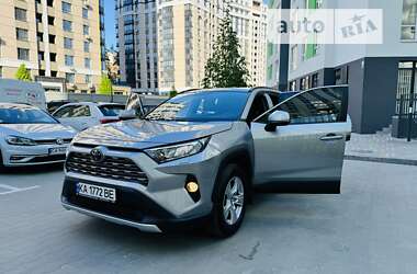 Позашляховик / Кросовер Toyota RAV4 2020 в Софіївській Борщагівці