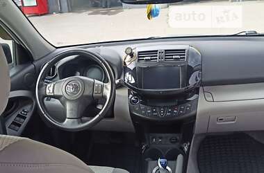 Позашляховик / Кросовер Toyota RAV4 2013 в Кривому Розі