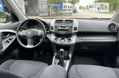 Внедорожник / Кроссовер Toyota RAV4 2008 в Гайсине