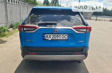 Внедорожник / Кроссовер Toyota RAV4 2019 в Киеве