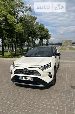 Внедорожник / Кроссовер Toyota RAV4 2020 в Киеве