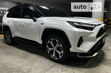 Внедорожник / Кроссовер Toyota RAV4 2023 в Киеве