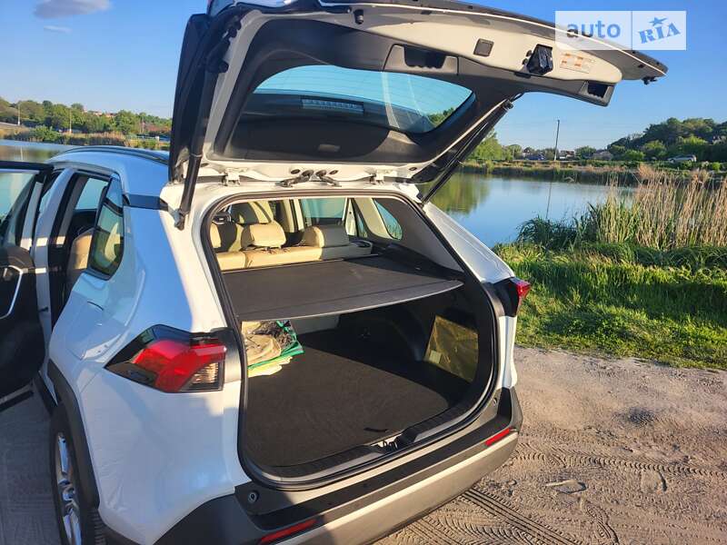 Позашляховик / Кросовер Toyota RAV4 2023 в Києві фото 5 Позашляховик / Кросовер Toyota RAV4 2023 в Києві