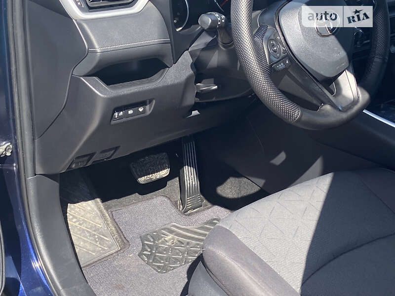 Внедорожник / Кроссовер Toyota RAV4 2021 в Тернополе