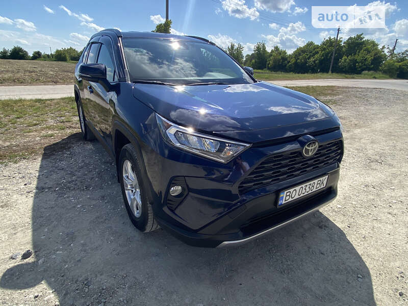 Внедорожник / Кроссовер Toyota RAV4 2021 в Тернополе