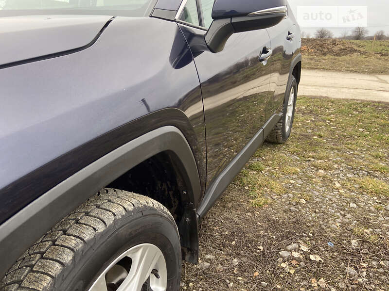 Внедорожник / Кроссовер Toyota RAV4 2021 в Тернополе