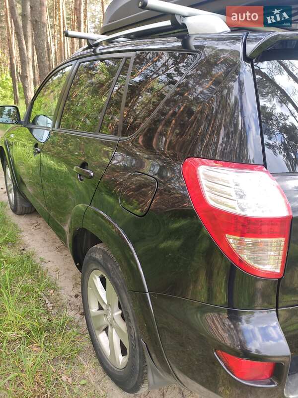Внедорожник / Кроссовер Toyota RAV4 2010 в Коростышеве