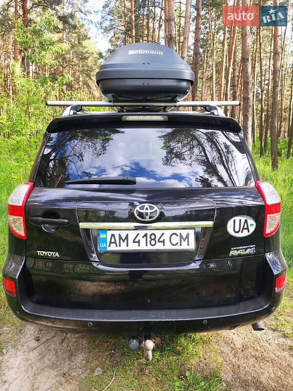 Внедорожник / Кроссовер Toyota RAV4 2010 в Коростышеве
