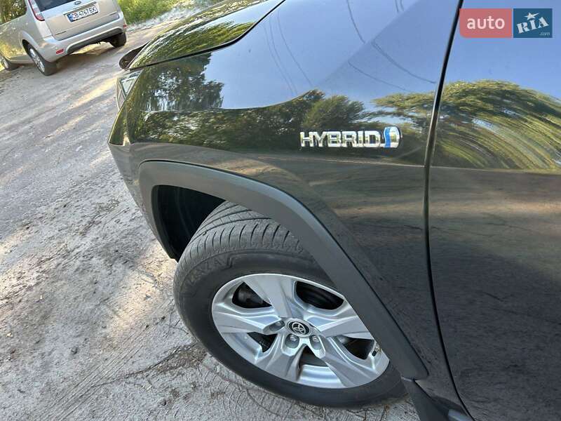 Внедорожник / Кроссовер Toyota RAV4 2021 в Чернигове