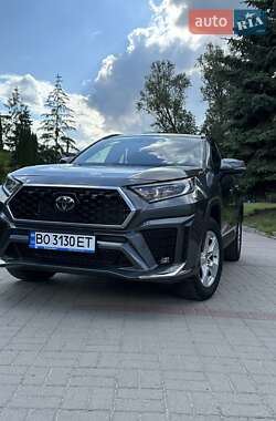 Позашляховик / Кросовер Toyota RAV4 2020 в 