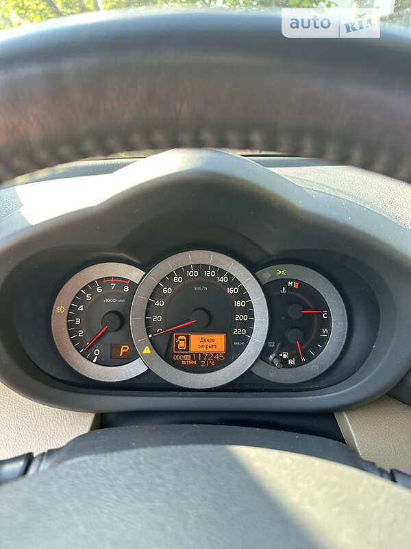 Внедорожник / Кроссовер Toyota RAV4 2011 в Львове