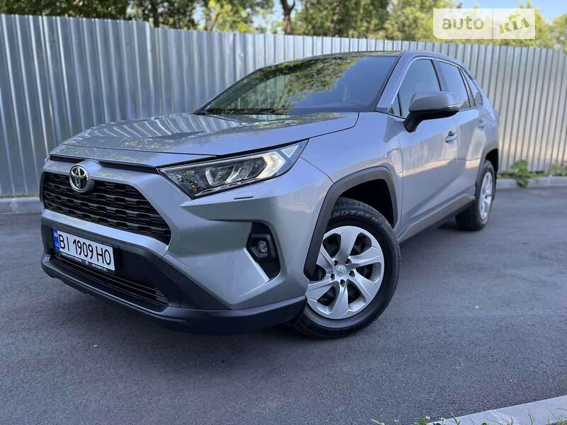 Внедорожник / Кроссовер Toyota RAV4 2022 в Полтаве