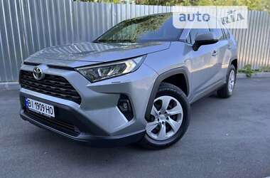 Внедорожник / Кроссовер Toyota RAV4 2022 в Полтаве