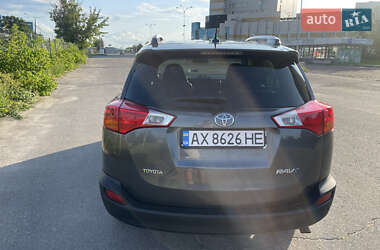 Внедорожник / Кроссовер Toyota RAV4 2014 в 