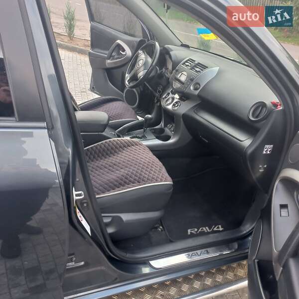 Внедорожник / Кроссовер Toyota RAV4 2007 в Полтаве