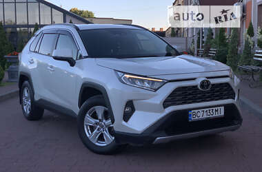 Внедорожник / Кроссовер Toyota RAV4 2021 в Стрые