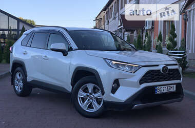 Внедорожник / Кроссовер Toyota RAV4 2021 в Стрые