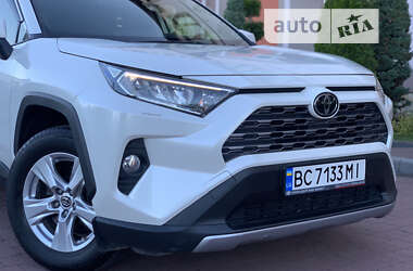 Внедорожник / Кроссовер Toyota RAV4 2021 в Стрые