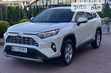 Внедорожник / Кроссовер Toyota RAV4 2021 в Стрые