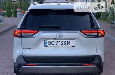 Внедорожник / Кроссовер Toyota RAV4 2021 в Стрые