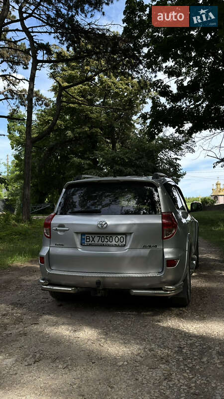Внедорожник / Кроссовер Toyota RAV4 2006 в Каменец-Подольском