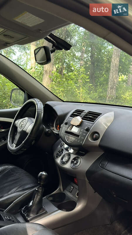 Внедорожник / Кроссовер Toyota RAV4 2006 в Каменец-Подольском