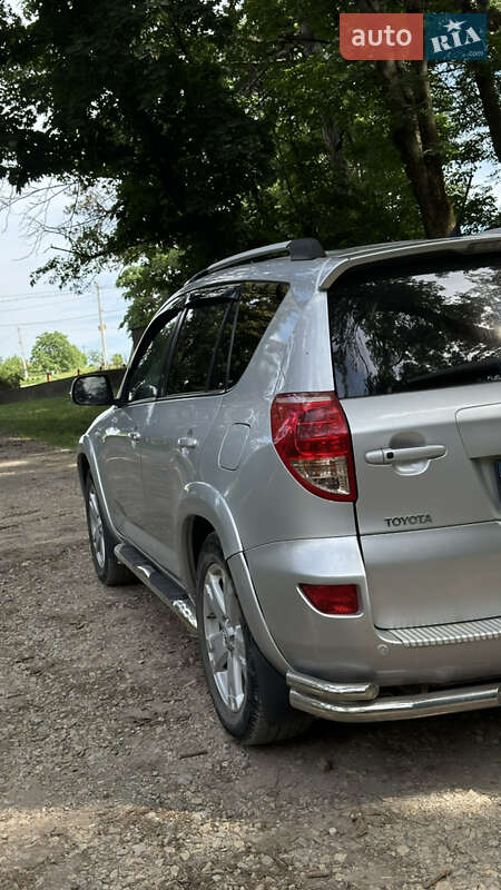 Внедорожник / Кроссовер Toyota RAV4 2006 в Каменец-Подольском