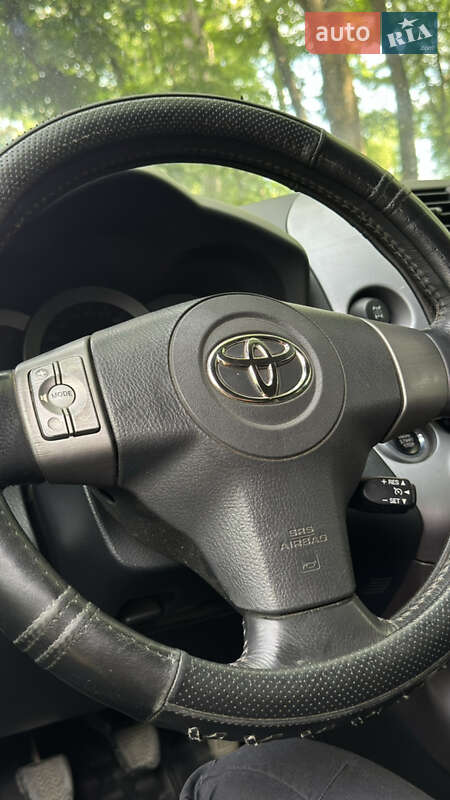 Внедорожник / Кроссовер Toyota RAV4 2006 в Каменец-Подольском