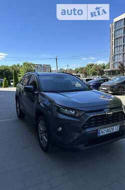 Внедорожник / Кроссовер Toyota RAV4 2018 в Ужгороде