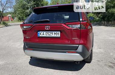 Позашляховик / Кросовер Toyota RAV4 2020 в Києві