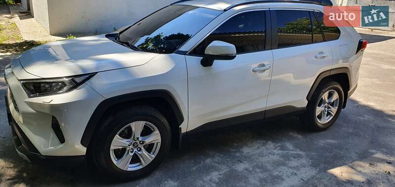 Внедорожник / Кроссовер Toyota RAV4 2019 в Харькове