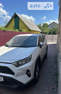 Позашляховик / Кросовер Toyota RAV4 2021 в Шполі