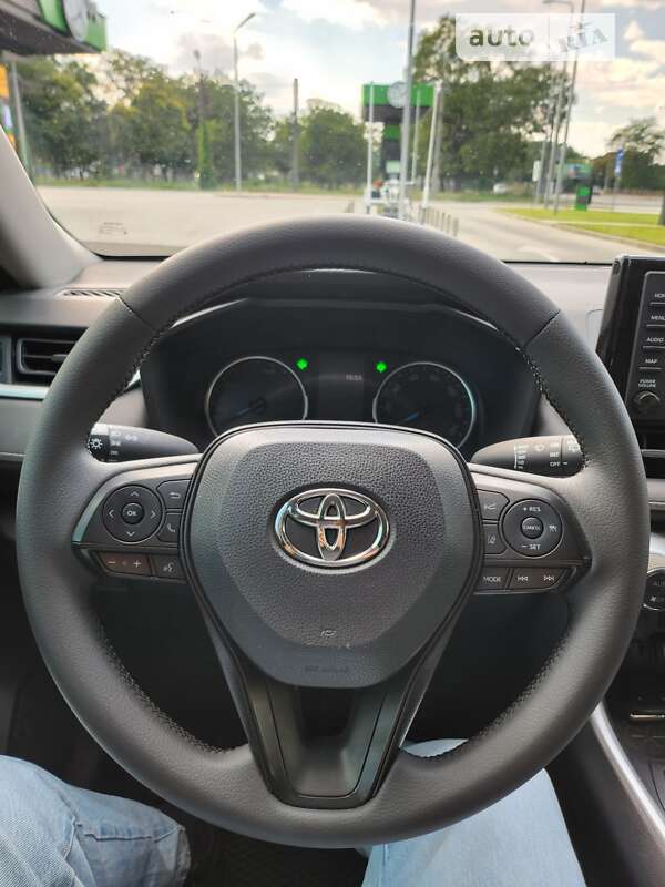 Позашляховик / Кросовер Toyota RAV4 2019 в Одесі