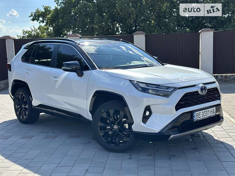 Внедорожник / Кроссовер Toyota RAV4 2023 в Южноукраинске