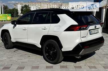 Внедорожник / Кроссовер Toyota RAV4 2023 в Южноукраинске