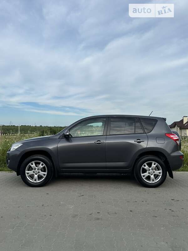 Внедорожник / Кроссовер Toyota RAV4 2009 в Львове