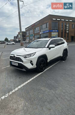 Внедорожник / Кроссовер Toyota RAV4 2020 в Виннице